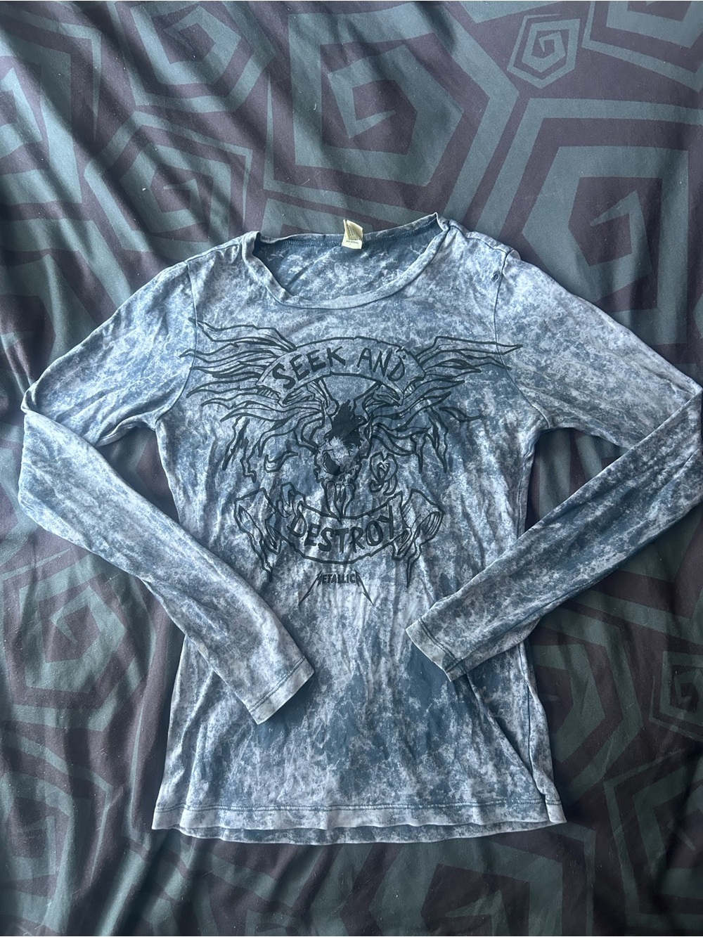 Vintage Women’s Metallica “Seek And Destroy” Tight Fitted Top
